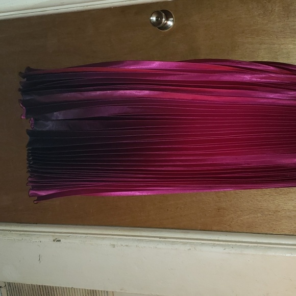 Prom or homecoming dress - Picture 2 of 3